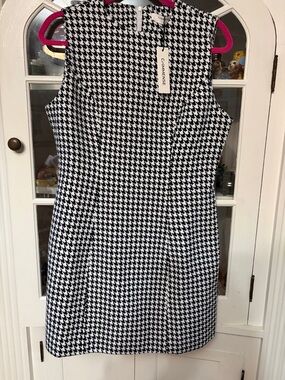 NWT Commense Black and White Houndstooth Sleeveless Shift Dress